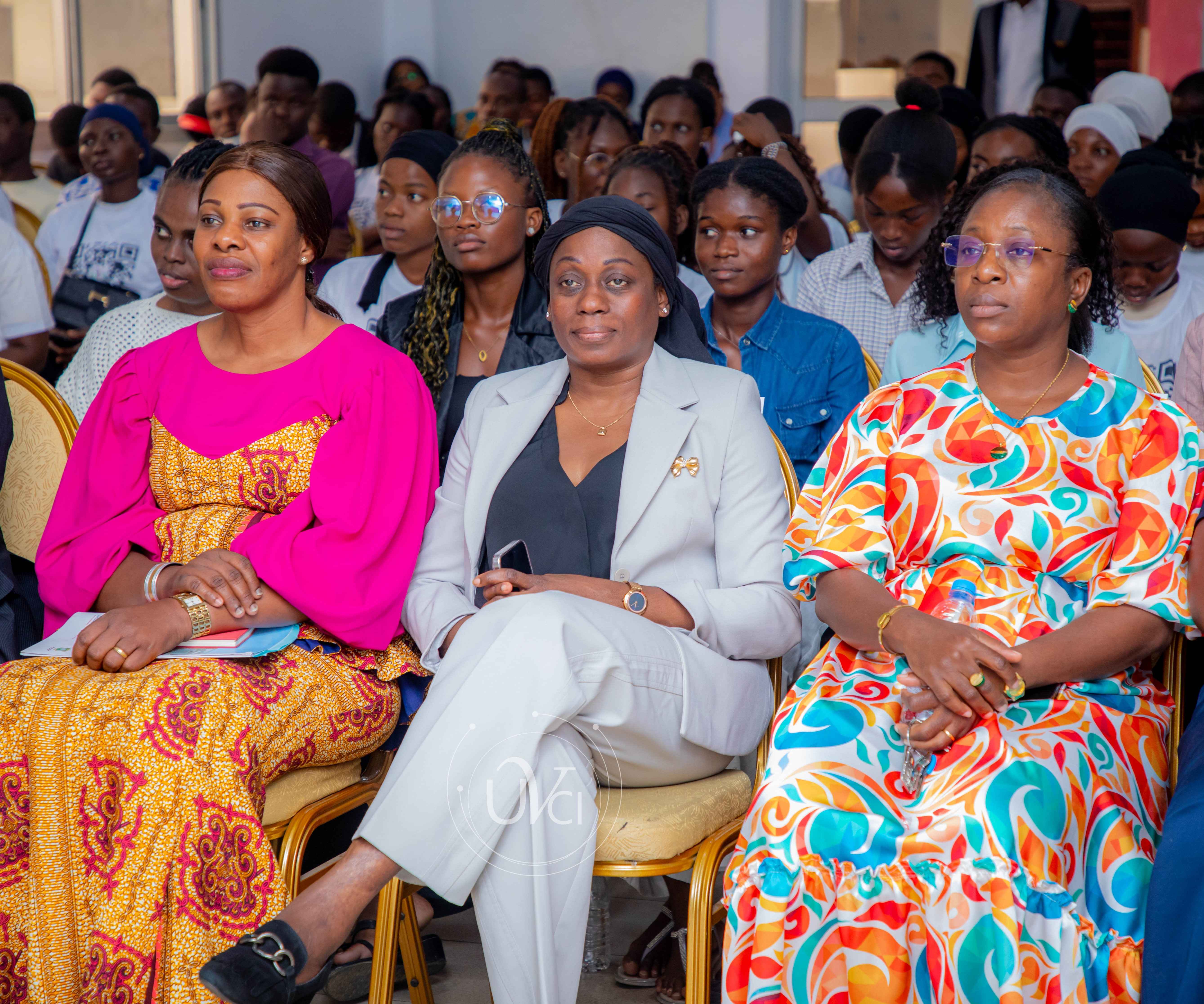 L'UVCI Célèbre l'Inclusion Numérique : Les Jeunes Filles au Cœur des TIC