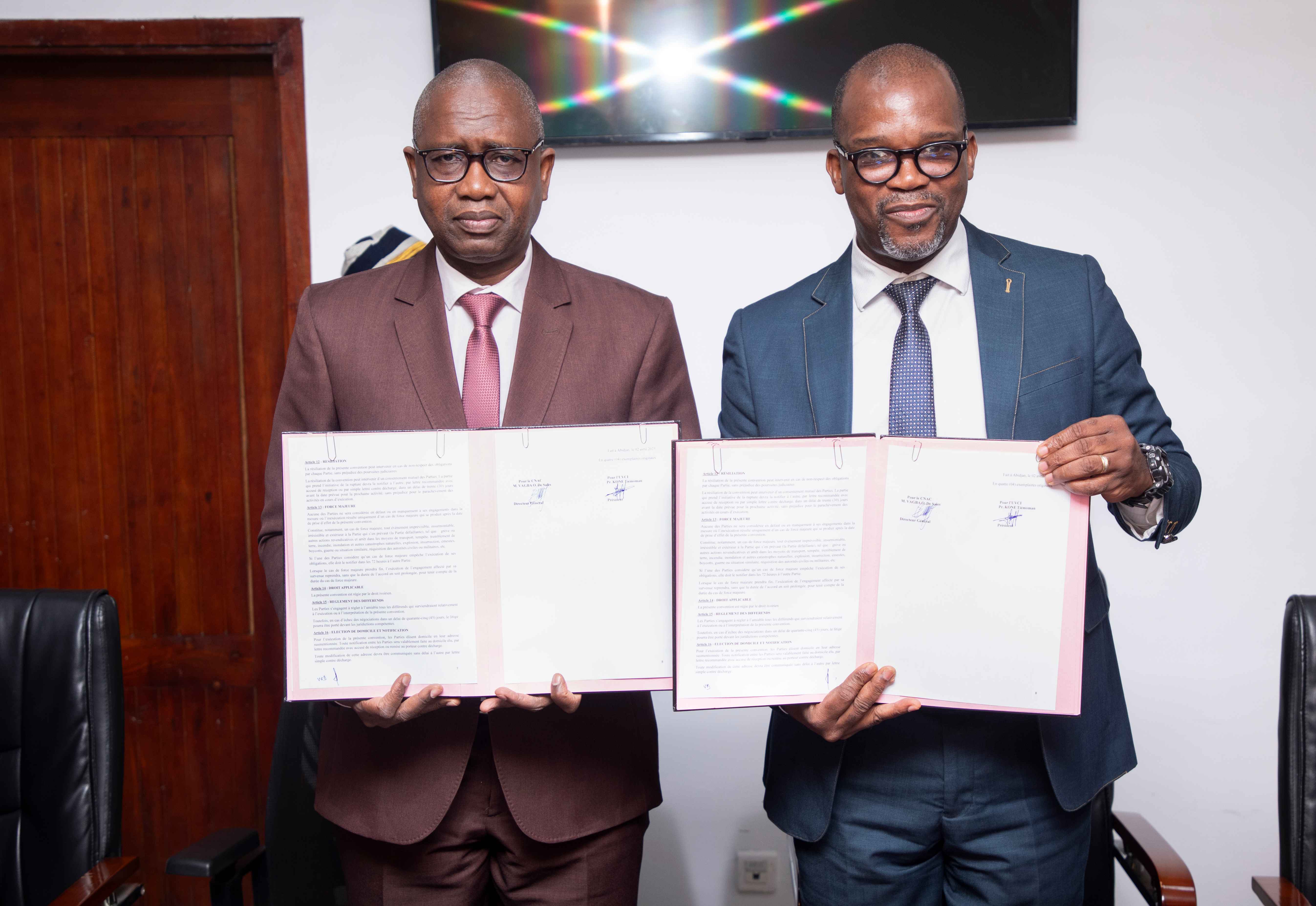 Signature de convention entre l’Université Virtuelle de Côte d’Ivoire et le Centre National des Arts et de la Culture